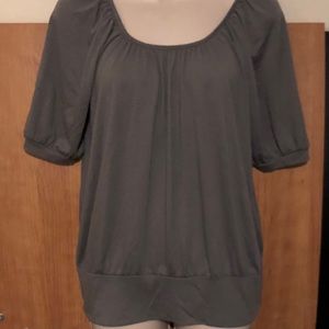 Women’s short sleeve shirt size S